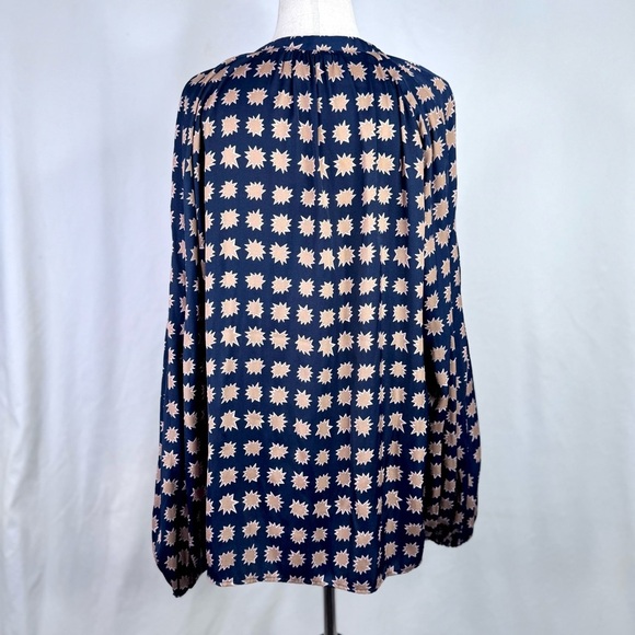 Boden silky blouse navy tan v-neck buttons balloon sleeves elastic cuff 12 - Picture 4 of 11